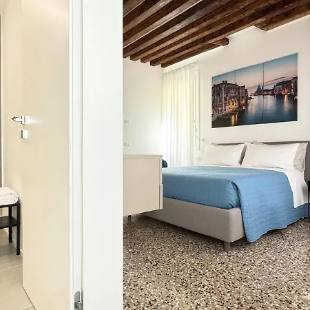 Ca'lavinia -2 Double With Private Bathrooms *