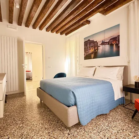 Διαμέρισμα Ca'lavinia -2 Double With Private Bathrooms *
