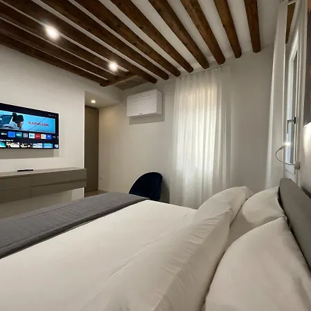 דירה Ca'lavinia -2 Double With Private Bathrooms ונציה