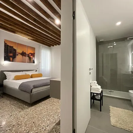 Ca'lavinia -2 Double With Private Bathrooms דירה *