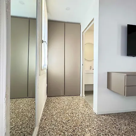 Διαμέρισμα Ca'lavinia -2 Double With Private Bathrooms Βενετία