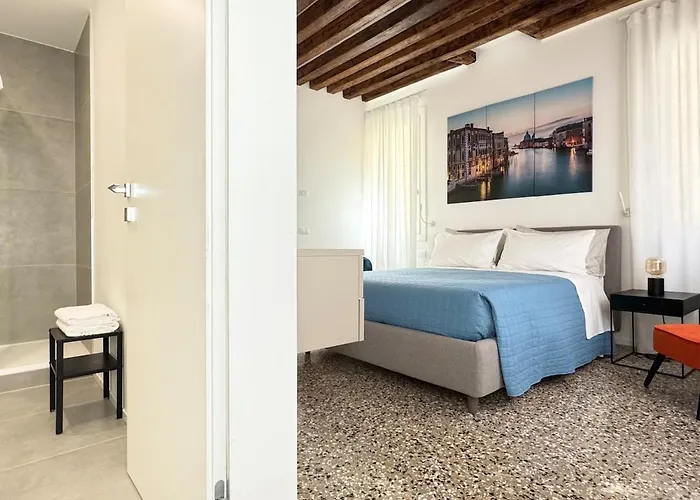 Ca'lavinia -2 Double With Private Bathrooms *