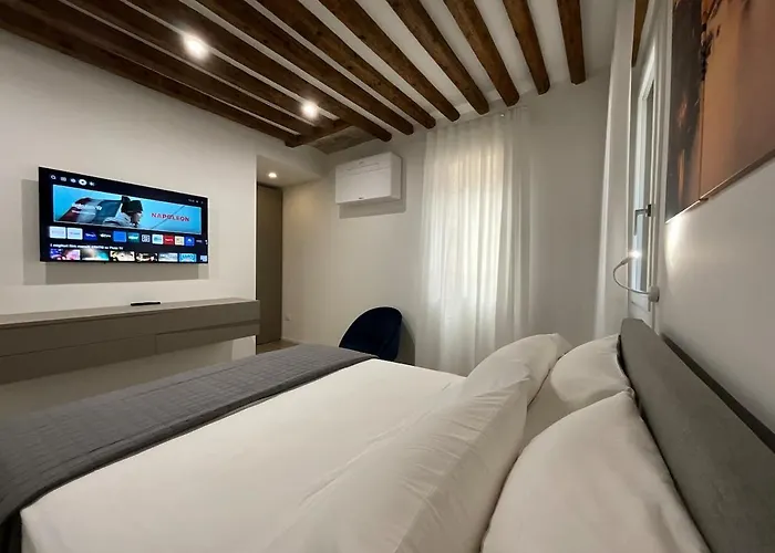 아파트 Ca'lavinia -2 Double With Private Bathrooms 베니스